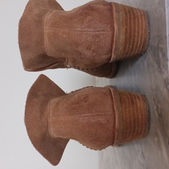 Dolce Vita Neutral Tan Suede Cleo Western Boho Whipstitch Ankle Booties Size 8.5 - Picture 3 of 9